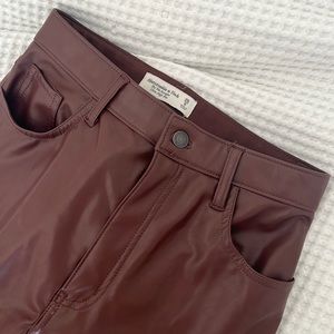 Abercrombie curve love 90s straight brown leather pants